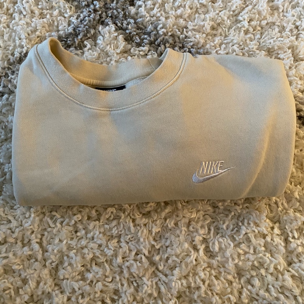 Nike size M oversized butter yellow crew neck